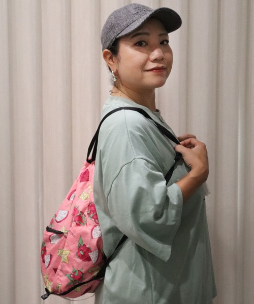 ScoLar（スカラー）の「652449：仲宗根泉(HY)コラボ 2柄展開折り畳みリュック（バックパック/リュック・レディース・ピンク/ブラック・FREE）」の5枚目の写真