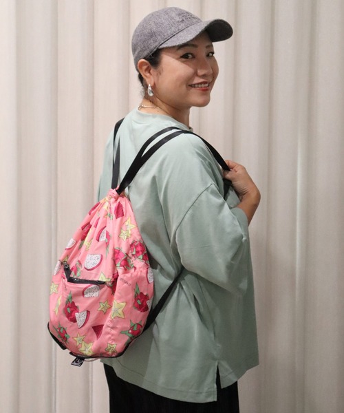 ScoLar（スカラー）の「652449：仲宗根泉(HY)コラボ 2柄展開折り畳みリュック（バックパック/リュック・レディース・ピンク/ブラック・FREE）」の6枚目の写真