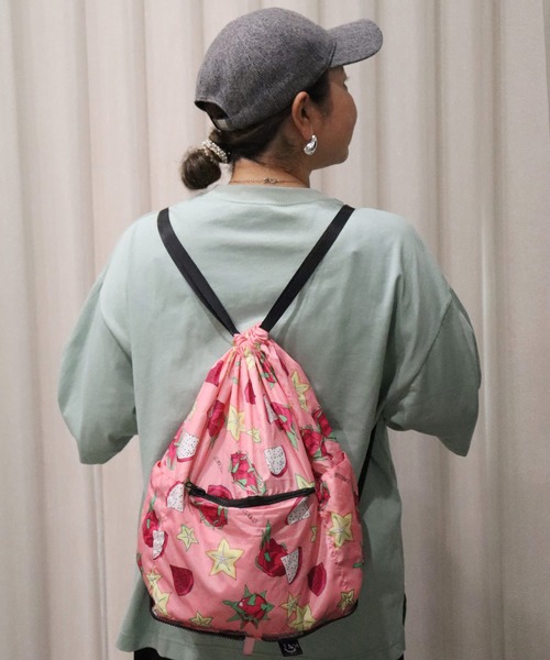 ScoLar（スカラー）の「652449：仲宗根泉(HY)コラボ 2柄展開折り畳みリュック（バックパック/リュック・レディース・ピンク/ブラック・FREE）」の7枚目の写真