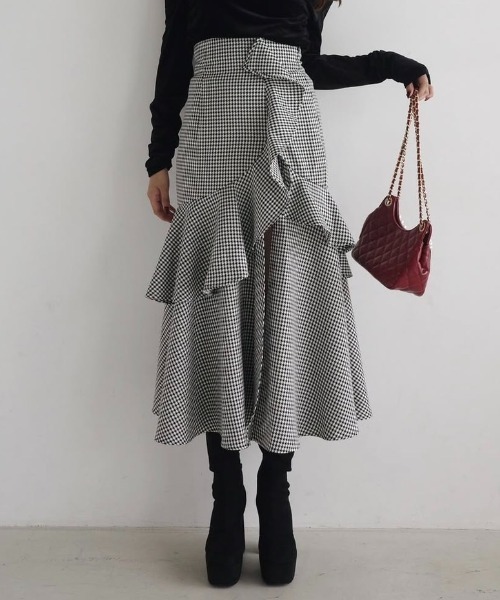 rienda 【2025AW】フリルスリットハイウエストスコートショートパンツ 2025AW】フリルスリットハイウエストスコートショートパンツ 秋服 冬服