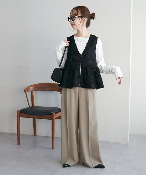 DISCOAT(ディスコート)の「【WEB限定】ベーシックロングスリーブ(Tシャツ/カットソー・レディース・ブラック/グレー/オフホワイト/イエロー・FREE)」の13枚目の写真