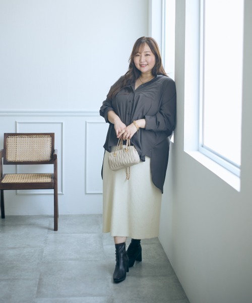 SMILE LAND(スマイルランド)の「<大きいサイズ>【らめちゃんコラボ】リブニットタイトスカート JERRY SELECT(スカート・レディース・ネイビー系/アイボリー・3L/L/LL/4L/5L)」の4枚目の写真