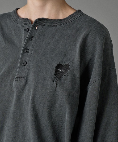 ONCILY（オンシェリー）の「HENRY NECK LONG SLEEVE T-SHIRT /ヘンリーネックロンT（Tシャツ/カットソー・メンズ・カーキ/ブラック系その他/杢グレー・SMALL/MEDIUM/LARGE）」の9枚目の写真