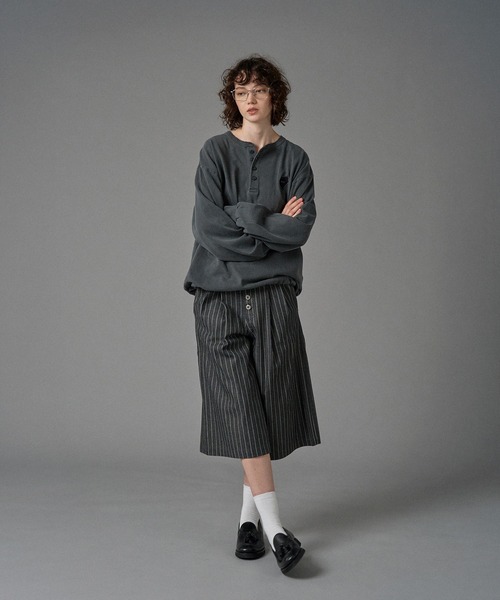 ONCILY（オンシェリー）の「HENRY NECK LONG SLEEVE T-SHIRT /ヘンリーネックロンT（Tシャツ/カットソー・メンズ・カーキ/ブラック系その他/杢グレー・SMALL/MEDIUM/LARGE）」の11枚目の写真
