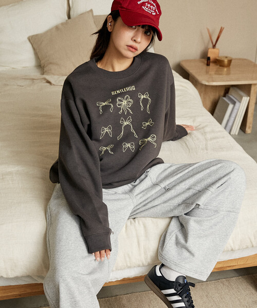 PUBLUX/パブリュクス リボン 刺繍 クルー スウェット 限定展開