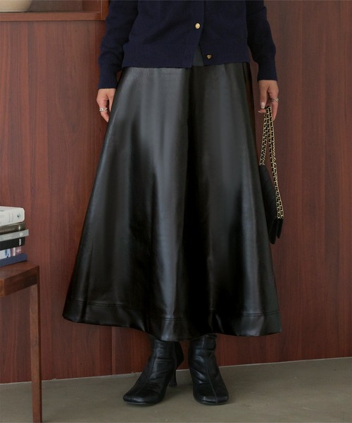 KOBE LETTUCE（コウベレタス）の「フェイクレザーフレアスカート（スカート・レディース・ブラック/ブラウン・M）」の3枚目の写真