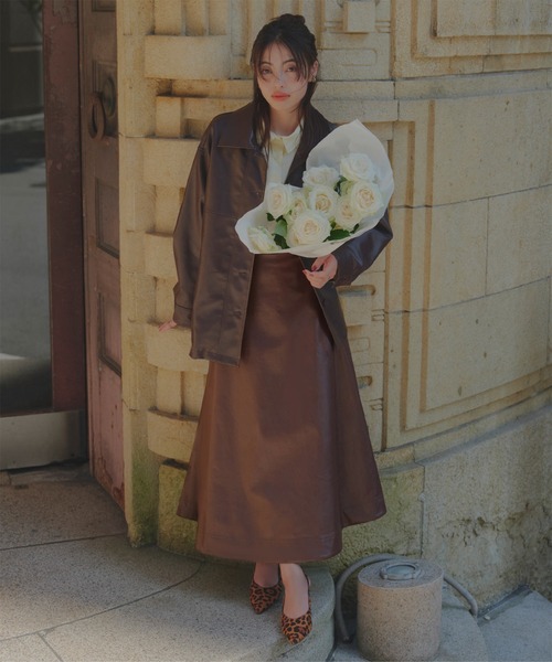 KOBE LETTUCE（コウベレタス）の「フェイクレザーフレアスカート（スカート・レディース・ブラック/ブラウン・M）」の6枚目の写真