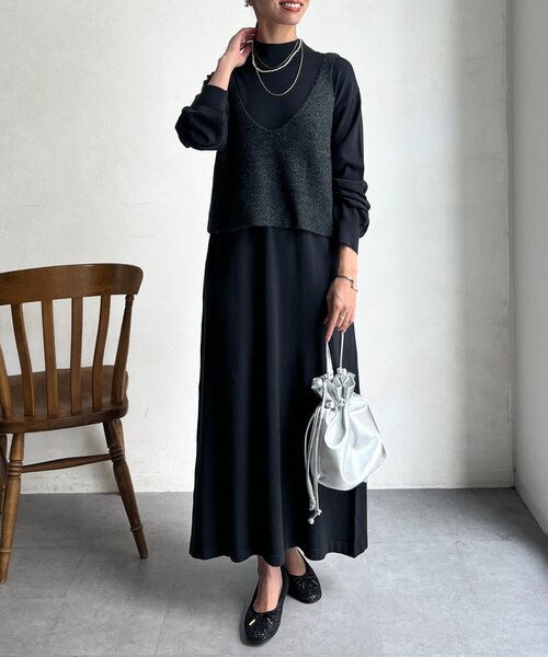 Chez toi(シェトワ)の「ビスチェニット×ニットワンピース(サロペット/オーバーオール・レディース・チャコールグレー/ライム/モカ・FREE)」の5枚目の写真