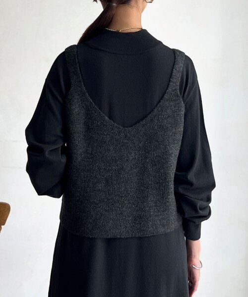Chez toi(シェトワ)の「ビスチェニット×ニットワンピース(サロペット/オーバーオール・レディース・チャコールグレー/ライム/モカ・FREE)」の9枚目の写真