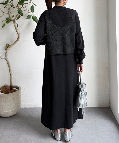 Chez toi(シェトワ)の「ビスチェニット×ニットワンピース(サロペット/オーバーオール・レディース・チャコールグレー/ライム/モカ・FREE)」の13枚目の写真