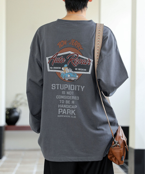 Tom&Jerry(トムアンドジェリー)の「【neos】ルーズシルエット TOM&JERRY トムとジェリー ピグメント風 プリント ロングスリーブ Tシャツ(Tシャツ/カットソー・メンズ・ブラック系1/ホワイト系2/ホワイト系1/ブラック系2・MEDIUM/X-LARGE/LARGE)」の4枚目の写真