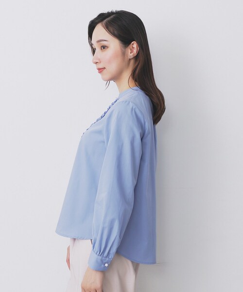 index(インデックス)の「バンドカラーフリルブラウス【洗濯機OK/イージーアイロン/防シワ】(シャツ/ブラウス・レディース・ライトブルー/チャコール/オフホワイト・38/40/36/42)」の21枚目の写真