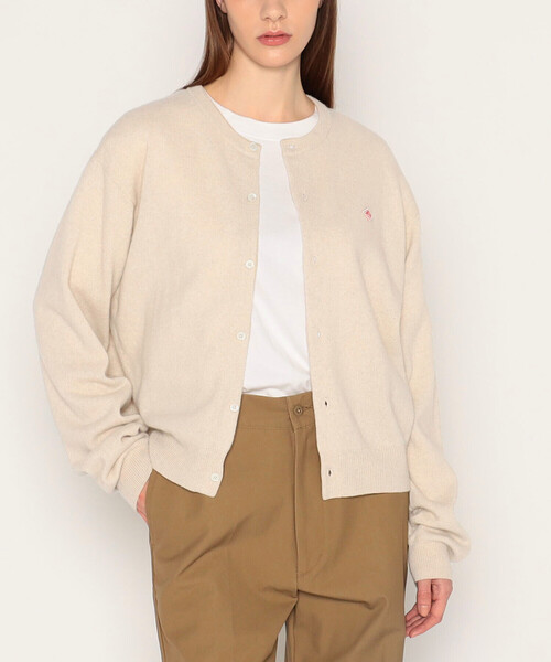 DANTON（ダントン）の「WOMEN'S LAMBSWOOL CREW NECK KNIT CARDIGAN（カーディガン/ボレロ・レディース・グレイッシュベージュ/ライトブルー/ピンク系その他/オートミール/レッド/ブラック/オフホワイト/ライトグレー/ダークグレー/モカ・34/36）」の6枚目の写真