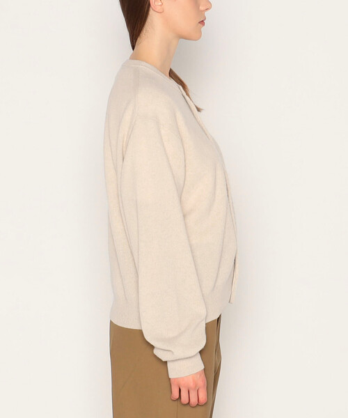 DANTON（ダントン）の「WOMEN'S LAMBSWOOL CREW NECK KNIT CARDIGAN（カーディガン/ボレロ・レディース・グレイッシュベージュ/ライトブルー/ピンク系その他/オートミール/レッド/ブラック/オフホワイト/ライトグレー/ダークグレー/モカ・34/36）」の14枚目の写真