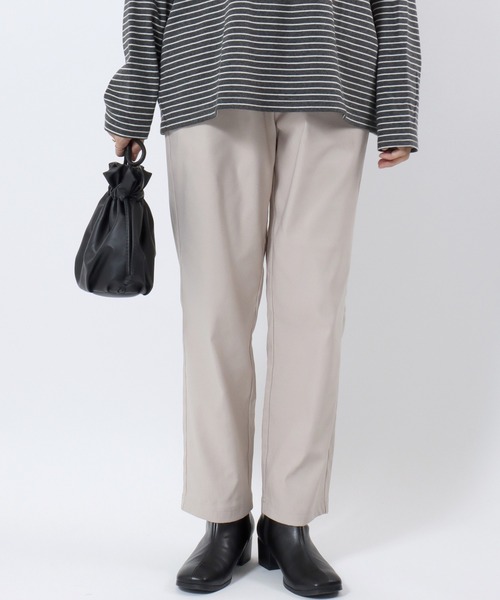 Salong hameu(サロン ハミュー)の「裏起毛 ストレッチ ストレートシルエットパンツ/カラーイージーパンツ レディース(チノパンツ・レディース・チャコールグレー/ブルー/ブラック/グレイッシュベージュ/カーキ/レンガ/マスタード/ベージュ・M/L/LL)」の4枚目の写真
