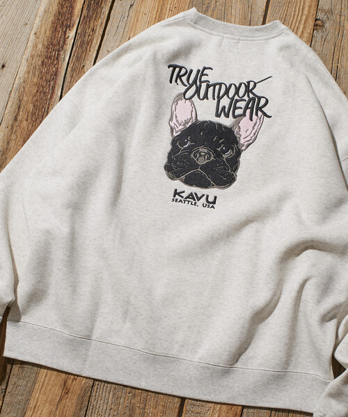 FREAK'S STORE(フリークスストア)の「限定展開 KAVU×FREAK'S STORE/カブ― 別注 ドッグフェイス 刺繍ワッペン クルーネック スウェット(スウェット・メンズ・スミクロ/ネイビー/アッシュグレー・SMALL/MEDIUM/LARGE)」の3枚目の写真