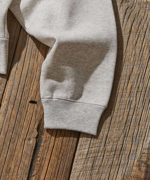 FREAK'S STORE(フリークスストア)の「限定展開 KAVU×FREAK'S STORE/カブ― 別注 ドッグフェイス 刺繍ワッペン クルーネック スウェット(スウェット・メンズ・スミクロ/ネイビー/アッシュグレー・SMALL/MEDIUM/LARGE)」の6枚目の写真