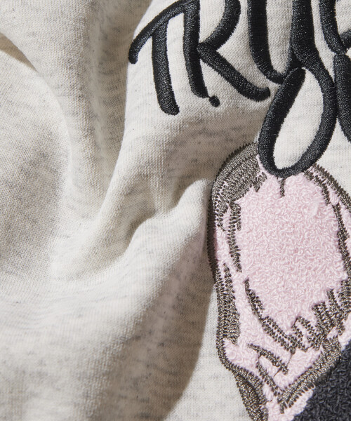 FREAK'S STORE(フリークスストア)の「限定展開 KAVU×FREAK'S STORE/カブ― 別注 ドッグフェイス 刺繍ワッペン クルーネック スウェット(スウェット・メンズ・スミクロ/ネイビー/アッシュグレー・SMALL/MEDIUM/LARGE)」の8枚目の写真