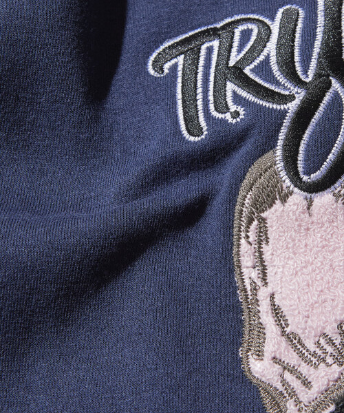 FREAK'S STORE(フリークスストア)の「限定展開 KAVU×FREAK'S STORE/カブ― 別注 ドッグフェイス 刺繍ワッペン クルーネック スウェット(スウェット・メンズ・スミクロ/ネイビー/アッシュグレー・SMALL/MEDIUM/LARGE)」の16枚目の写真