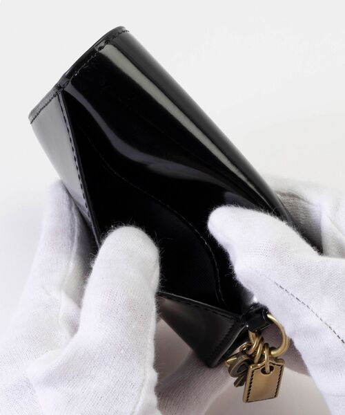 エッセンシャル フラップ カード ケース・チャーム（ミニ財布）（財布