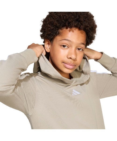 adidas（アディダス）の「アディダス adidas エッセンシャルズ パーカー（パーカー・キッズ・ブラック/グレー・130cm/140cm/150cm/160cm）」の6枚目の写真