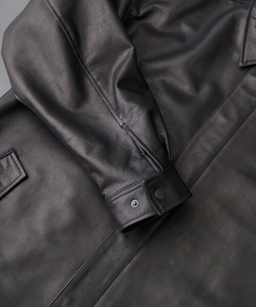 UNITED TOKYO（ユナイテッドトウキョウ）の「WATER BUFFALO フライトレザーブルゾン　水牛革/耐水性/２WAY仕様/本革/冬服/２WAY（ブルゾン・メンズ・ブラック・1/2）」の9枚目の写真