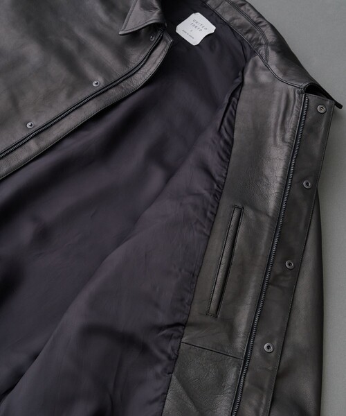 UNITED TOKYO（ユナイテッドトウキョウ）の「WATER BUFFALO フライトレザーブルゾン　水牛革/耐水性/２WAY仕様/本革/冬服/２WAY（ブルゾン・メンズ・ブラック・1/2）」の16枚目の写真