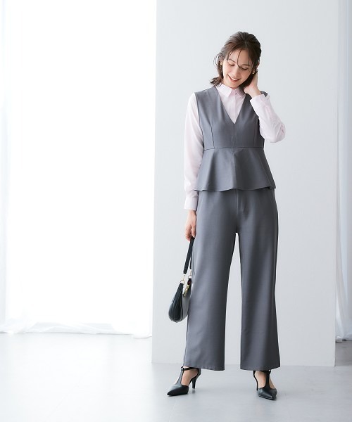 7days Life Styling（セブンデイズライフスタイリング）の「落ち感ドレープ素材ペプラムサロペットパンツ（タテヨコストレッチ・しわになりにくい・速乾・ＵＶカット）＜大きいサイズ有＞（その他パンツ・レディース・グレー/ブラック・M/LL/3L/L）」の4枚目の写真