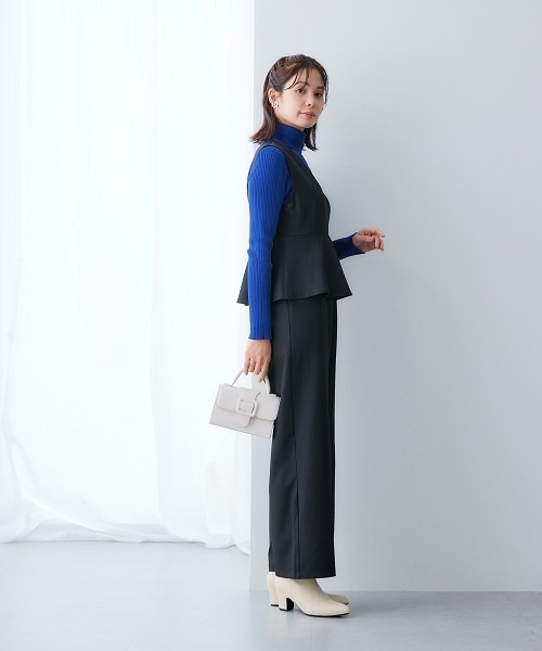 7days Life Styling（セブンデイズライフスタイリング）の「落ち感ドレープ素材ペプラムサロペットパンツ（タテヨコストレッチ・しわになりにくい・速乾・ＵＶカット）＜大きいサイズ有＞（その他パンツ・レディース・グレー/ブラック・M/LL/3L/L）」の11枚目の写真