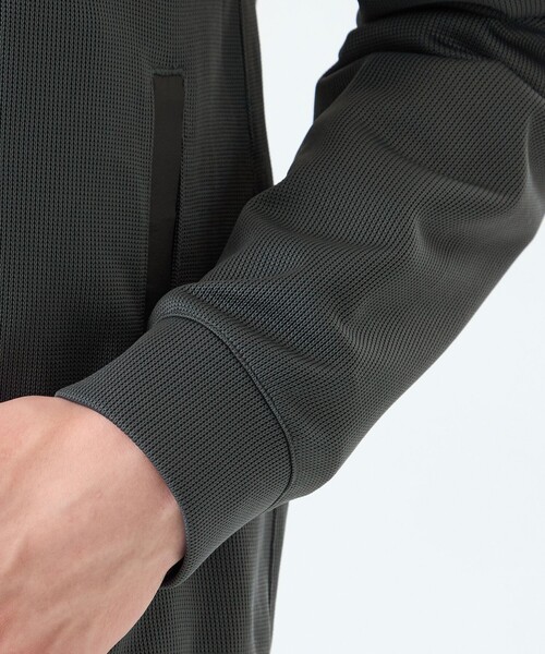 MACKINTOSH PHILOSOPHY（ﾏｯｷﾝﾄｯｼｭ ﾌｨﾛｿﾌｨｰ）の「ブリテック コンビパーカー 針抜きジャージー（ブルゾン・メンズ・ダークネイビー/チャコールグレー・38/40）」の8枚目の写真