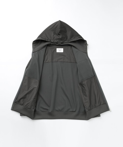 MACKINTOSH PHILOSOPHY（ﾏｯｷﾝﾄｯｼｭ ﾌｨﾛｿﾌｨｰ）の「ブリテック コンビパーカー 針抜きジャージー（ブルゾン・メンズ・ダークネイビー/チャコールグレー・38/40）」の6枚目の写真
