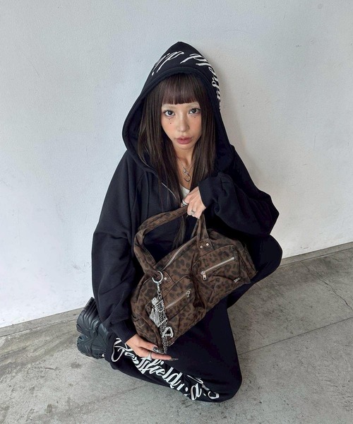 d.i.a.（ダイヤ）の「d.i.a.プレート付き レオパード ミニボストンバッグ（ボストンバッグ・レディース・ホワイト/ブラック/ブラウン・FREE）」の4枚目の写真