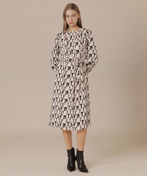 MACKINTOSH LONDON（マッキントッシュ ロンドン）の「【婦人画報11月号掲載】レトロタイルプリントワンピース（ワンピース・レディース・グリーン/ブラック・40/38）」の3枚目の写真