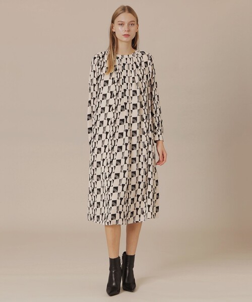 MACKINTOSH LONDON（マッキントッシュ ロンドン）の「【婦人画報11月号掲載】レトロタイルプリントワンピース（ワンピース・レディース・グリーン/ブラック・40/38）」の4枚目の写真