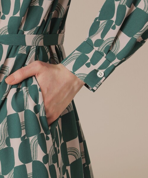 MACKINTOSH LONDON（マッキントッシュ ロンドン）の「【婦人画報11月号掲載】レトロタイルプリントワンピース（ワンピース・レディース・グリーン/ブラック・40/38）」の11枚目の写真