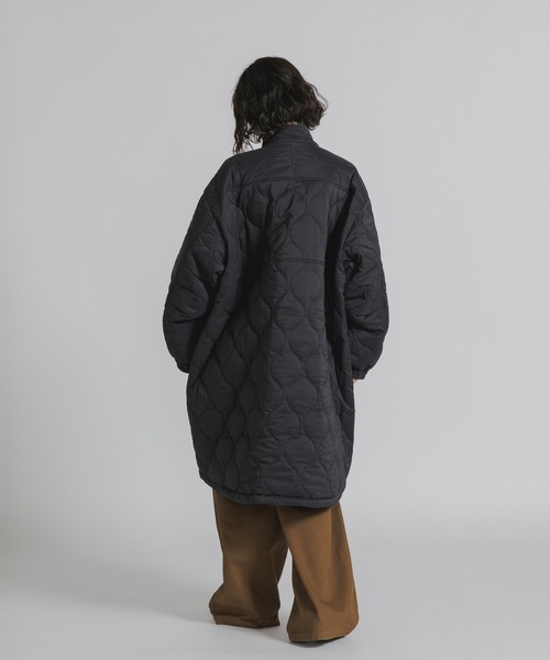 WILD THINGS(ワイルドシングス)の「WILD THINGS/ワイルドシングス QUILTING MONSTER PARKA シンサレート ひょうたんキルト モンスターパーカー ハンドウォーマー(ダウンジャケット/コート・レディース・ブラック・S/M)」の14枚目の写真