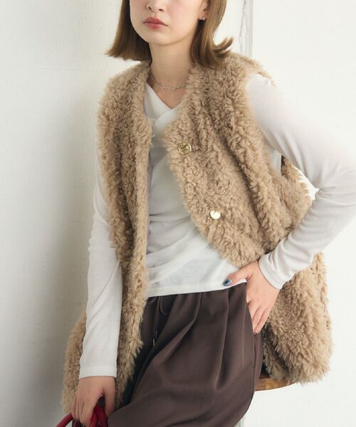 RETRO GIRL(レトロガール)の「ボアベスト(ベスト・レディース・ベージュ/チャコールグレー/ナチュラル・FREE)」の1枚目の写真