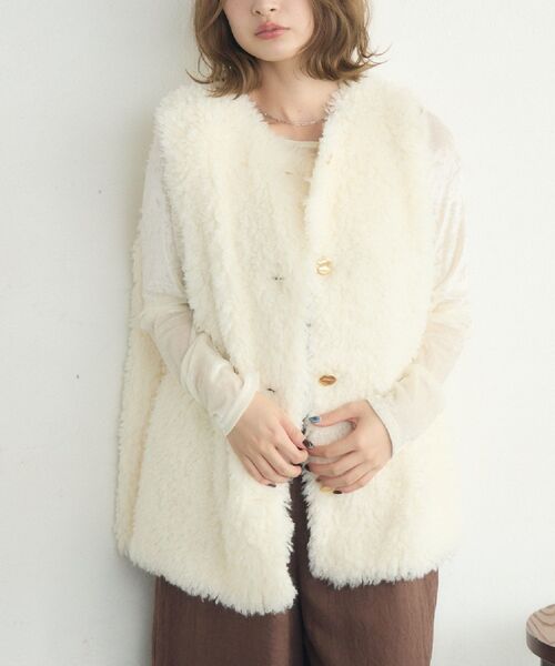 RETRO GIRL(レトロガール)の「ボアベスト(ベスト・レディース・ベージュ/チャコールグレー/ナチュラル・FREE)」の3枚目の写真