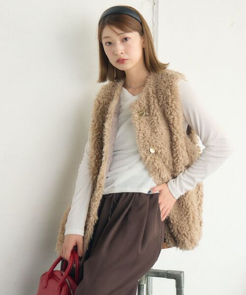 RETRO GIRL(レトロガール)の「ボアベスト(ベスト・レディース・ベージュ/チャコールグレー/ナチュラル・FREE)」の4枚目の写真