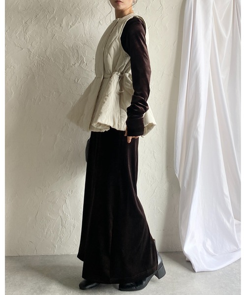 She's Closet(シーズクローゼット)の「ペプラムフレア中綿キルティングベスト(ベスト・レディース・モカ/アイボリー/ブラック・FREE)」の20枚目の写真