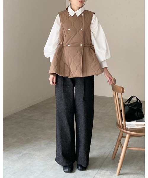 She's Closet(シーズクローゼット)の「ペプラムフレア中綿キルティングベスト(ベスト・レディース・モカ/アイボリー/ブラック・FREE)」の18枚目の写真