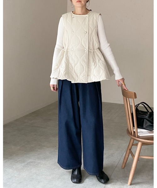 She's Closet(シーズクローゼット)の「ペプラムフレア中綿キルティングベスト(ベスト・レディース・モカ/アイボリー/ブラック・FREE)」の8枚目の写真