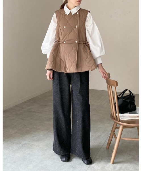 She's Closet(シーズクローゼット)の「ペプラムフレア中綿キルティングベスト(ベスト・レディース・モカ/アイボリー/ブラック・FREE)」の9枚目の写真