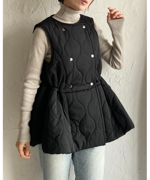 She's Closet(シーズクローゼット)の「ペプラムフレア中綿キルティングベスト(ベスト・レディース・モカ/アイボリー/ブラック・FREE)」の10枚目の写真