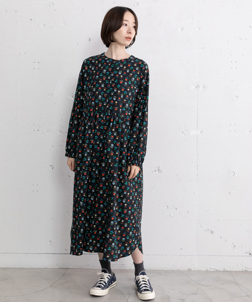 POU DOU DOU（プードゥドゥ）の「フラワープリント切替ギャザーワンピース（ワンピース・レディース・ネイビー/ブラック・M）」の3枚目の写真