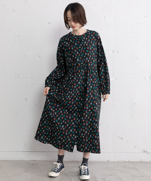POU DOU DOU（プードゥドゥ）の「フラワープリント切替ギャザーワンピース（ワンピース・レディース・ネイビー/ブラック・M）」の4枚目の写真