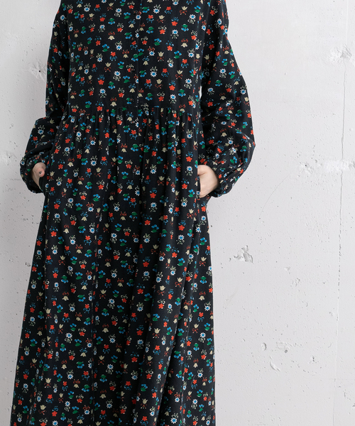 POU DOU DOU（プードゥドゥ）の「フラワープリント切替ギャザーワンピース（ワンピース・レディース・ネイビー/ブラック・M）」の10枚目の写真