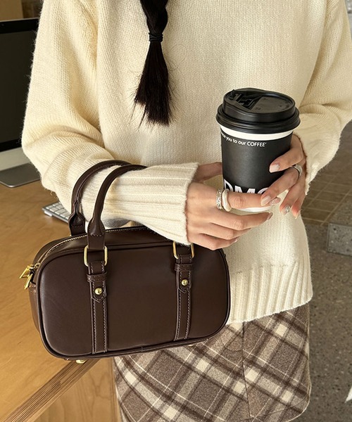 florist（フローリスト）の「2WAY レザータッチレトロミニボストンバッグ/ショルダーバッグ（ボストンバッグ・レディース・ブラック/モカ・FREE）」の4枚目の写真