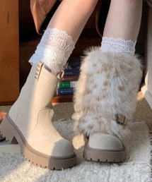 レディースのブーツ（ホワイト/白色系・ファー）ファッション