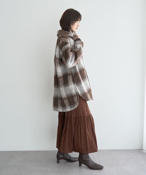 YECCA VECCA(イェッカヴェッカ)の「ランダムプリーツサテンマーメイドスカート(スカート・レディース・ミント/ブラウン/アイボリー・FREE)」の10枚目の写真